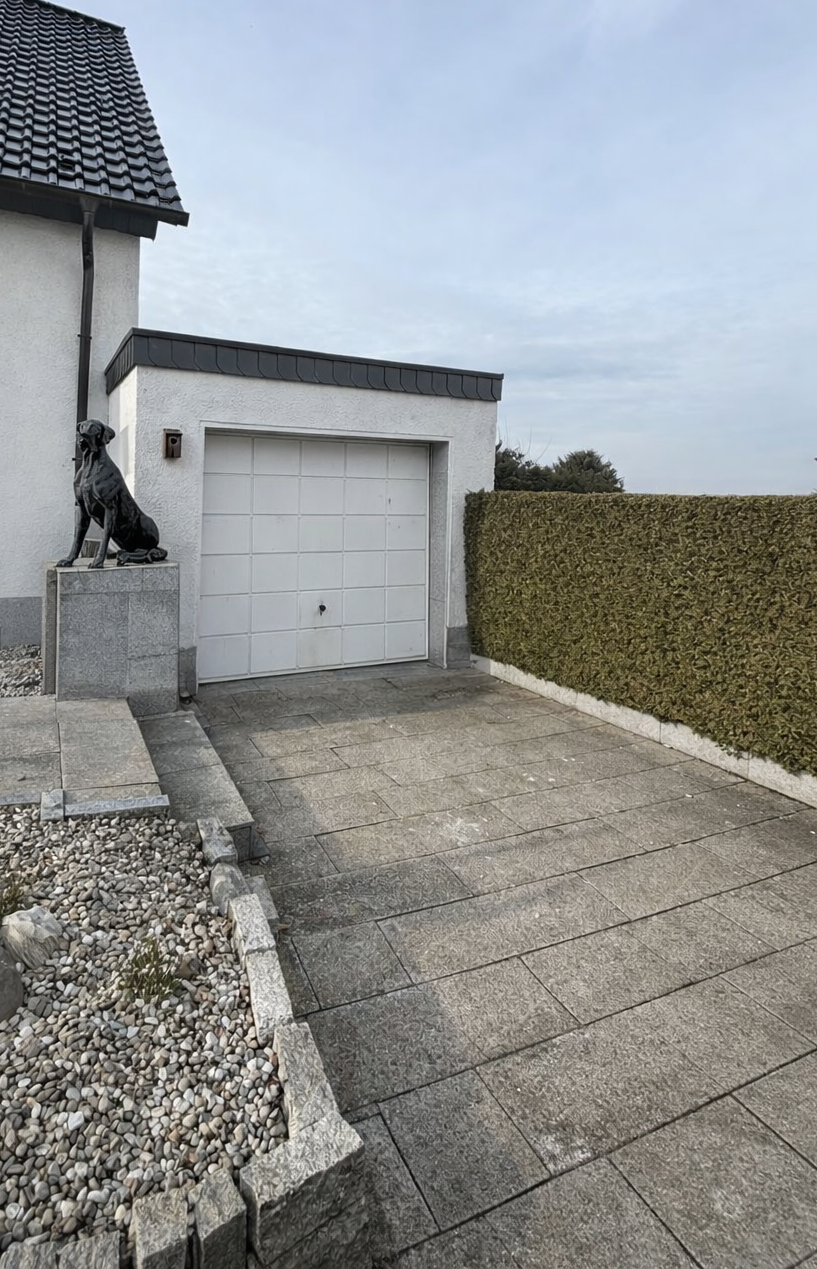 Großzügige Doppelhaushälfte mit Garten in ruhiger Lage